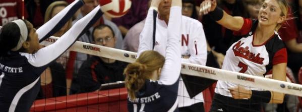 No. 3 Penn State Defeats No. 10 Minnesota in Volleyball